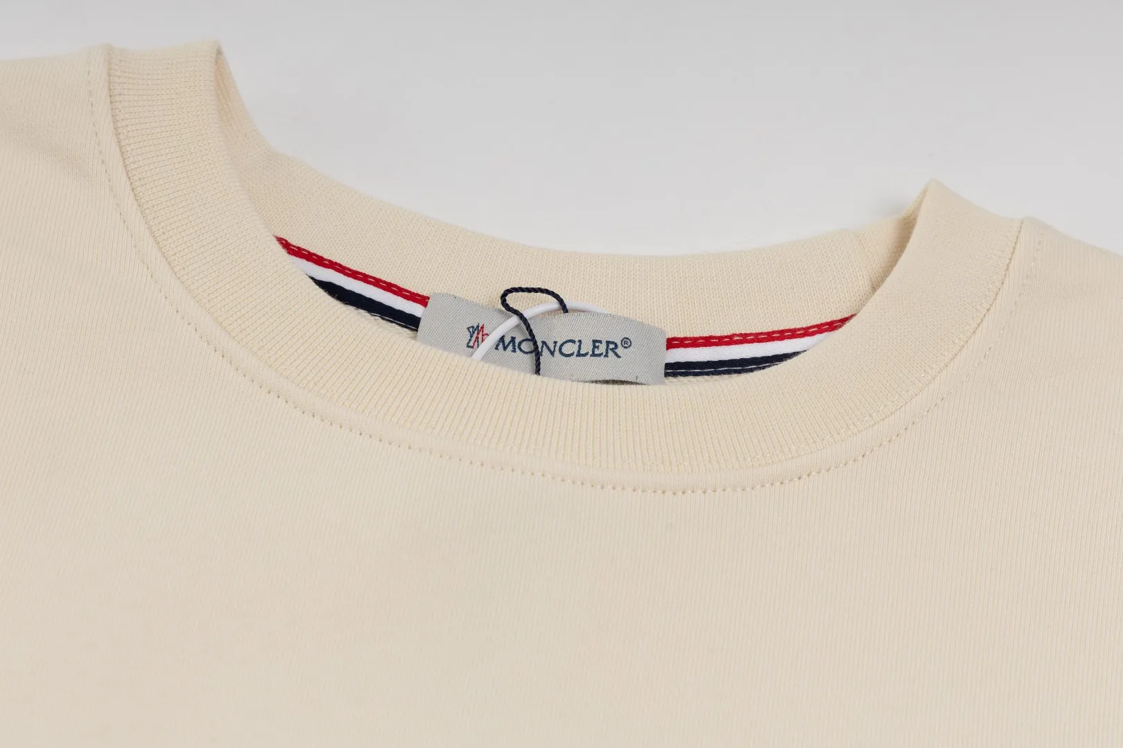 【 Quality】 【🎉 🎊】 【 MONCLER】【In Stock 】 🏅2024 New Arrival Premium 3D LOGO ， ， Premium ⚠️ ： 460 ， 21S 10S 26/2 1*1 ！ ， ， ， ， ， ！ Same Style ✔ Same Style： ❗ ✔【 Same Style， In Stock！】 ➡Size：S M L XL XXL ➡ ：Black White ⚠️Size Size